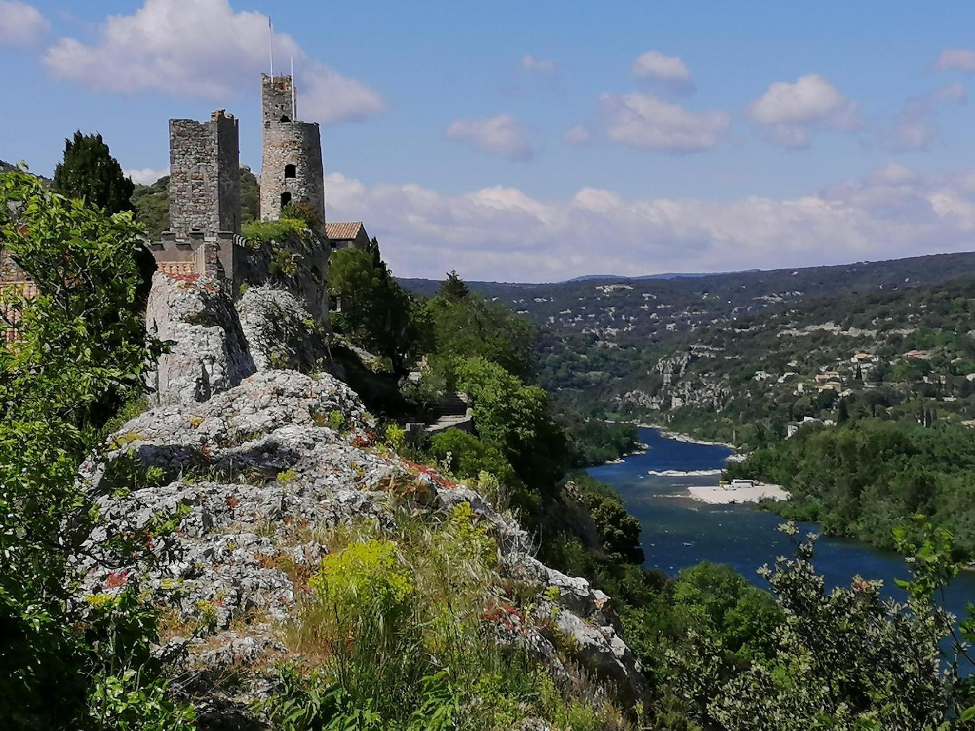 Superbe Appartement Dans Residence Avec Piscine Saint-Martin-d'Ardeche Exterior photo